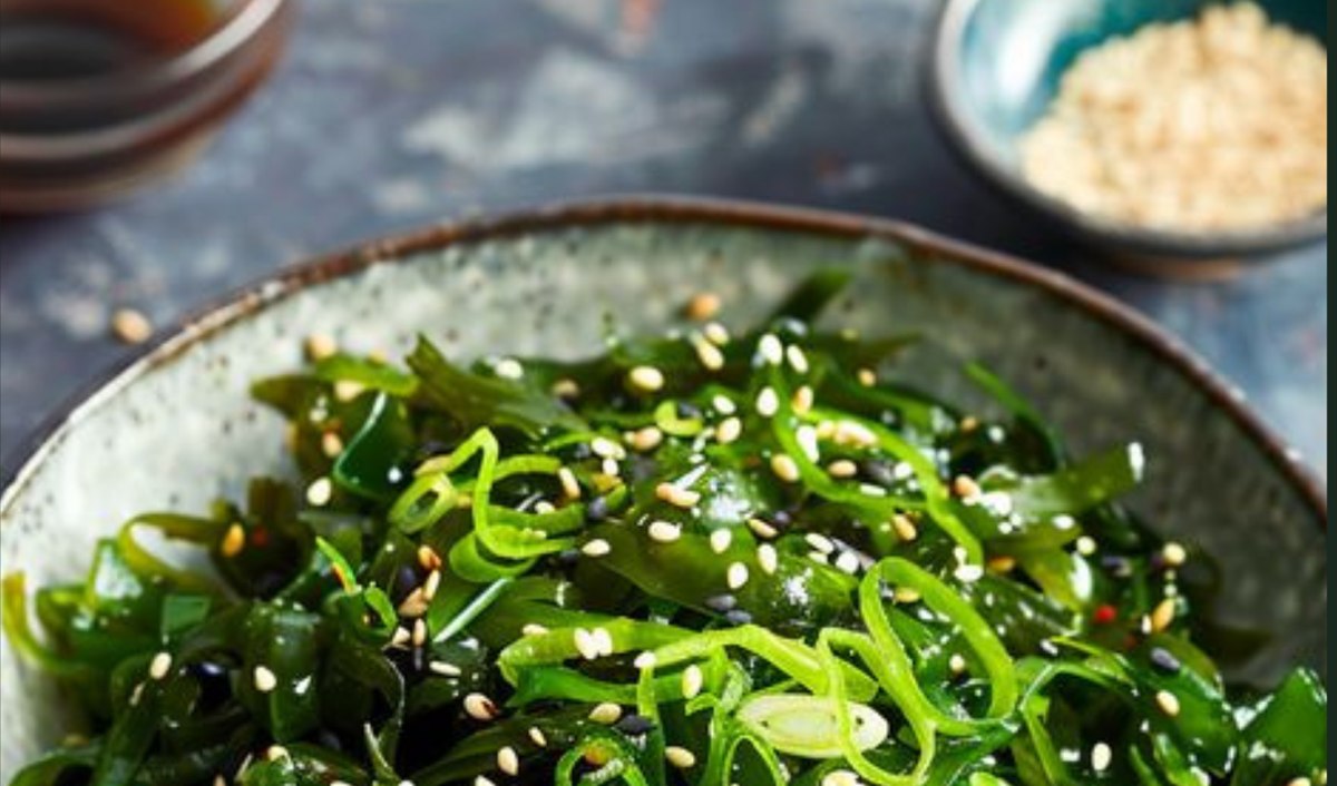 Frischer Wakame-Salat