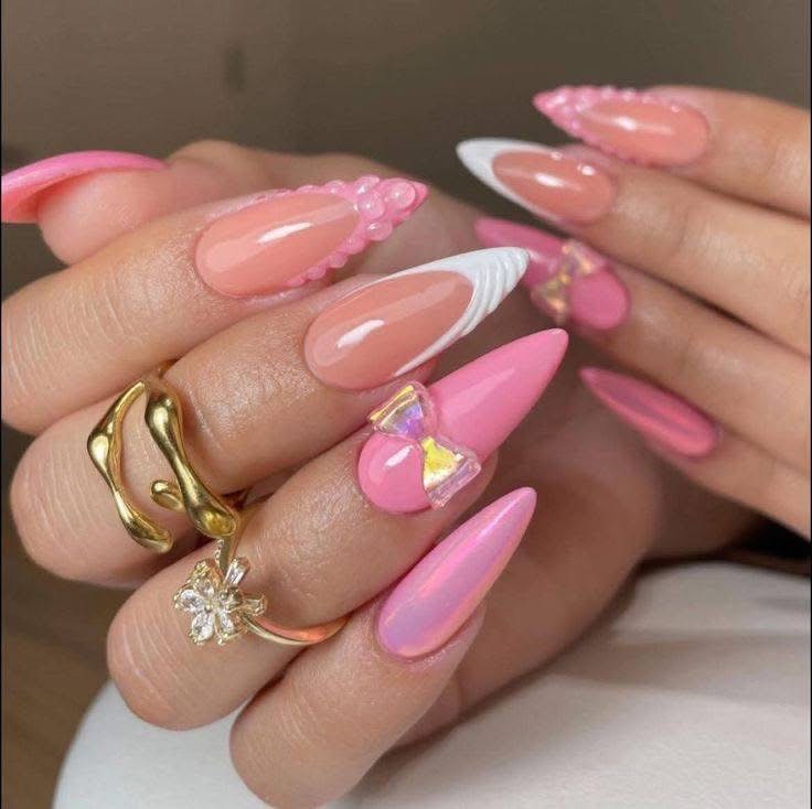 Glänzende rosa Stiletto Nails