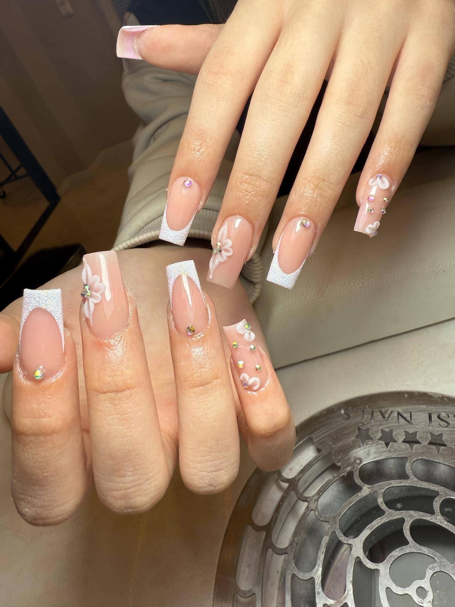 Weiße French Nails
