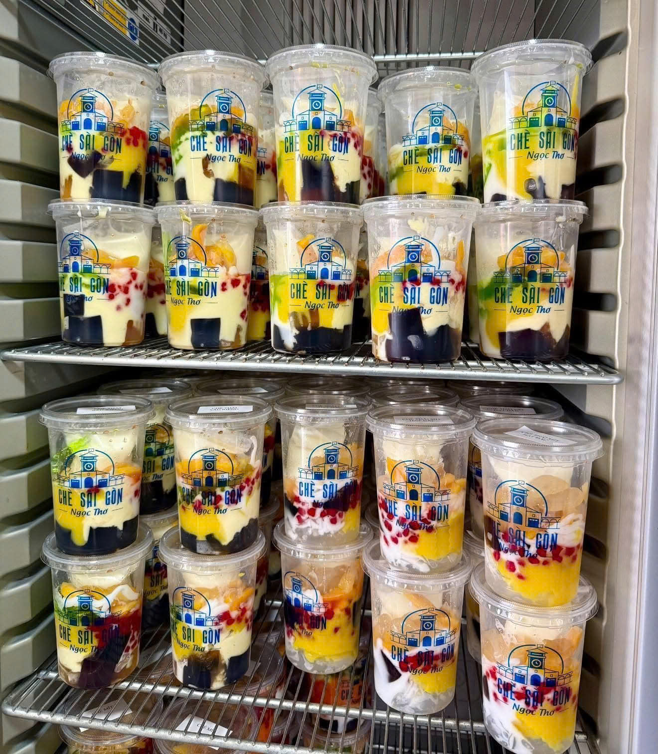 Fresh Che Sai Gon dessert cups in the display fridge