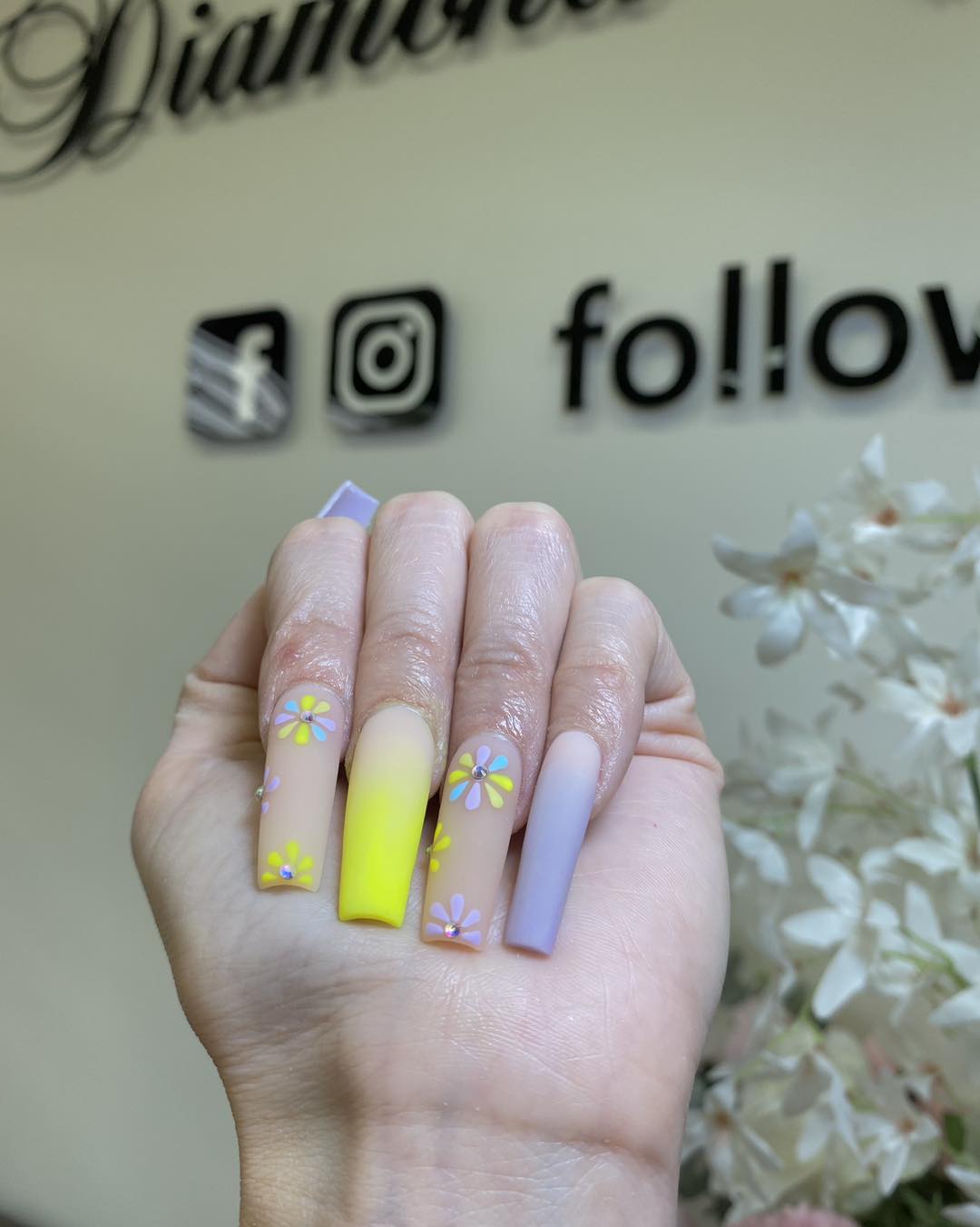 Yellow floral nail set