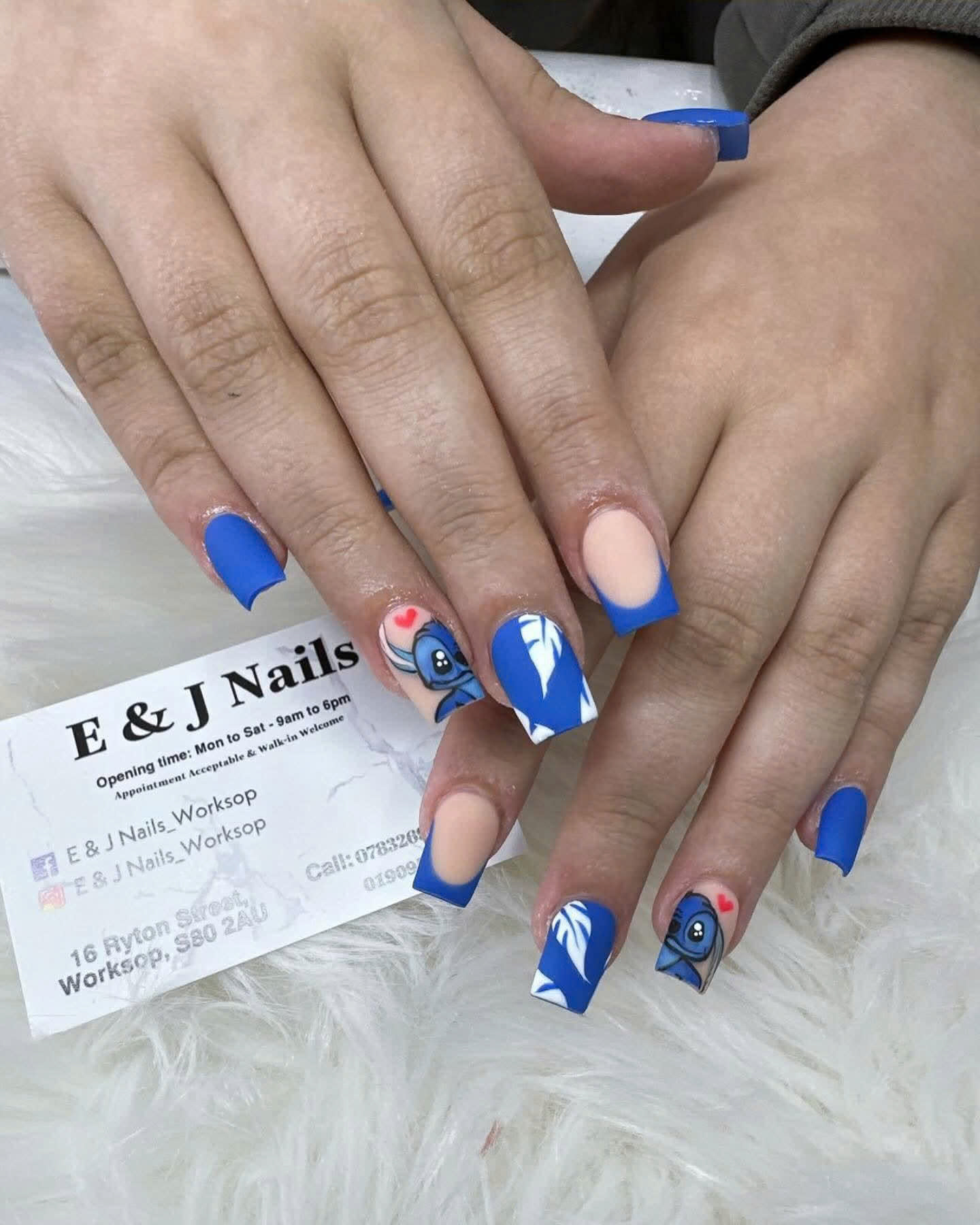 E & J Nails featured design