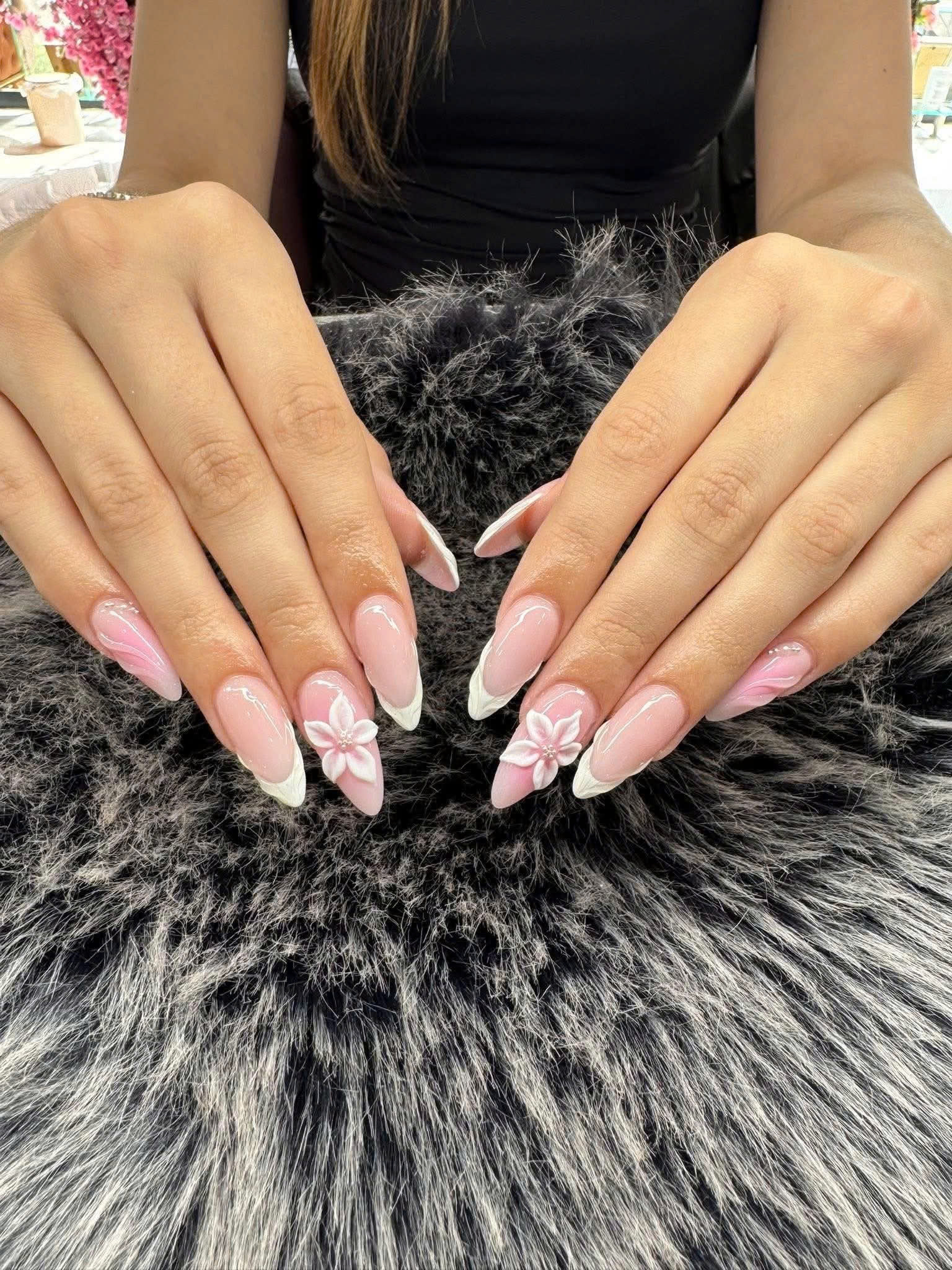 Nail design im Studio von Emily Nails
