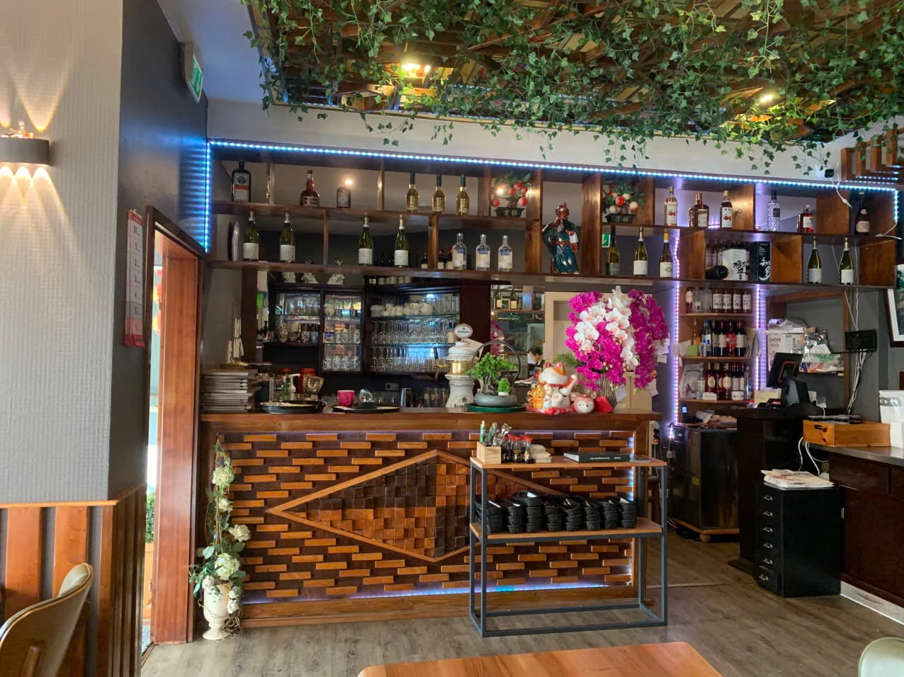 Bar und Empfangsbereich im HANA Restaurant – HANA Japanisches Restaurant Olsberg