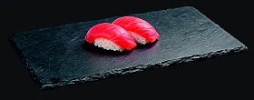 Maguro Nigiri aus der HANA Speisekarte