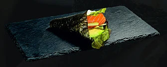 Sake Temaki aus der HANA Speisekarte