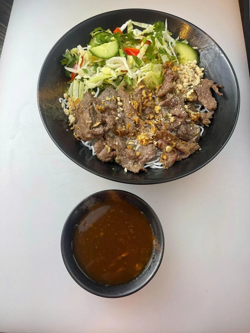 Bún bò Nam Bộ