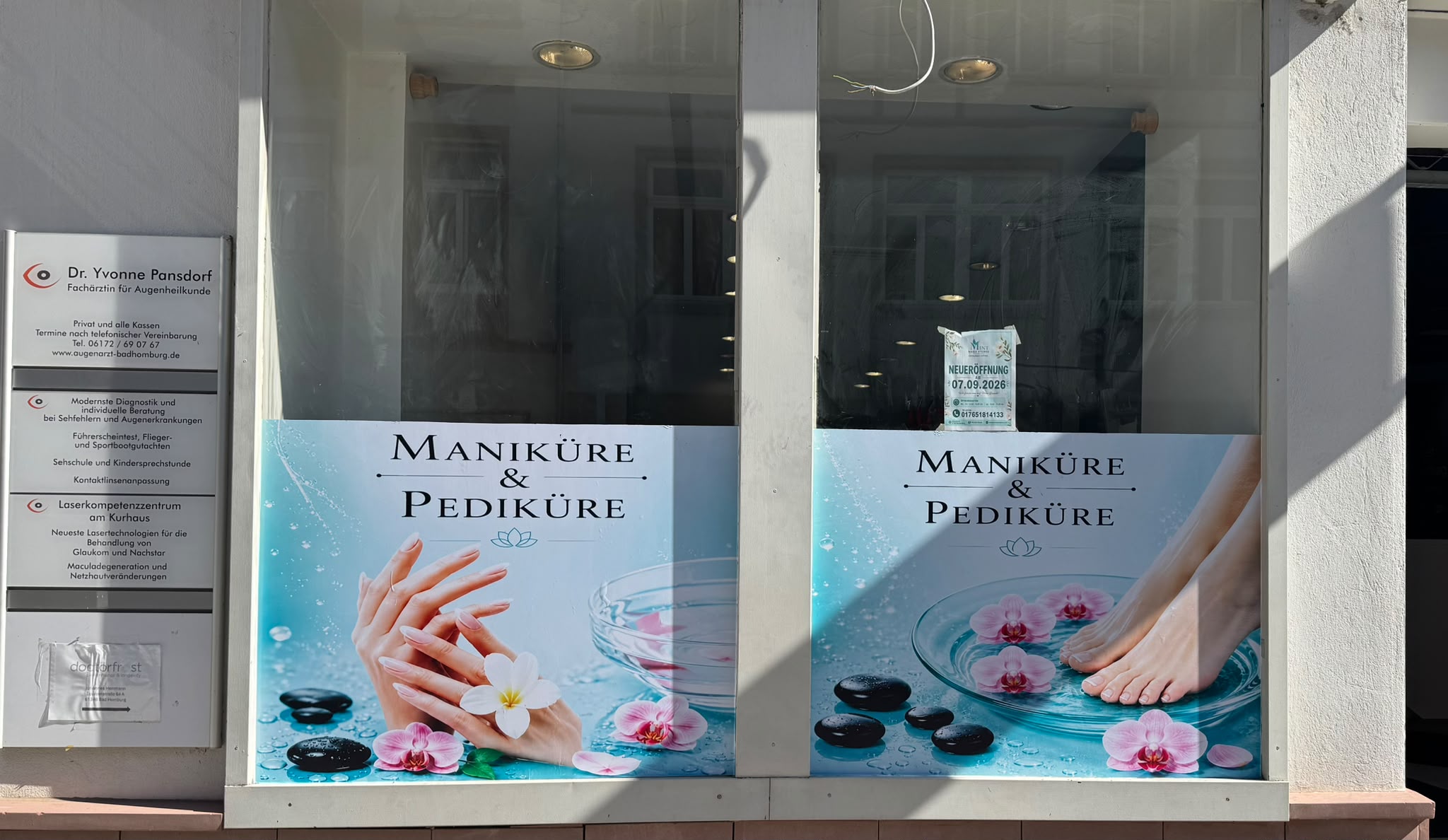 Schaufenster des Mint Nails Studio in der Louisenstraße