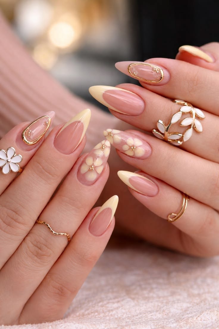 Florales Nail Art in Rosé