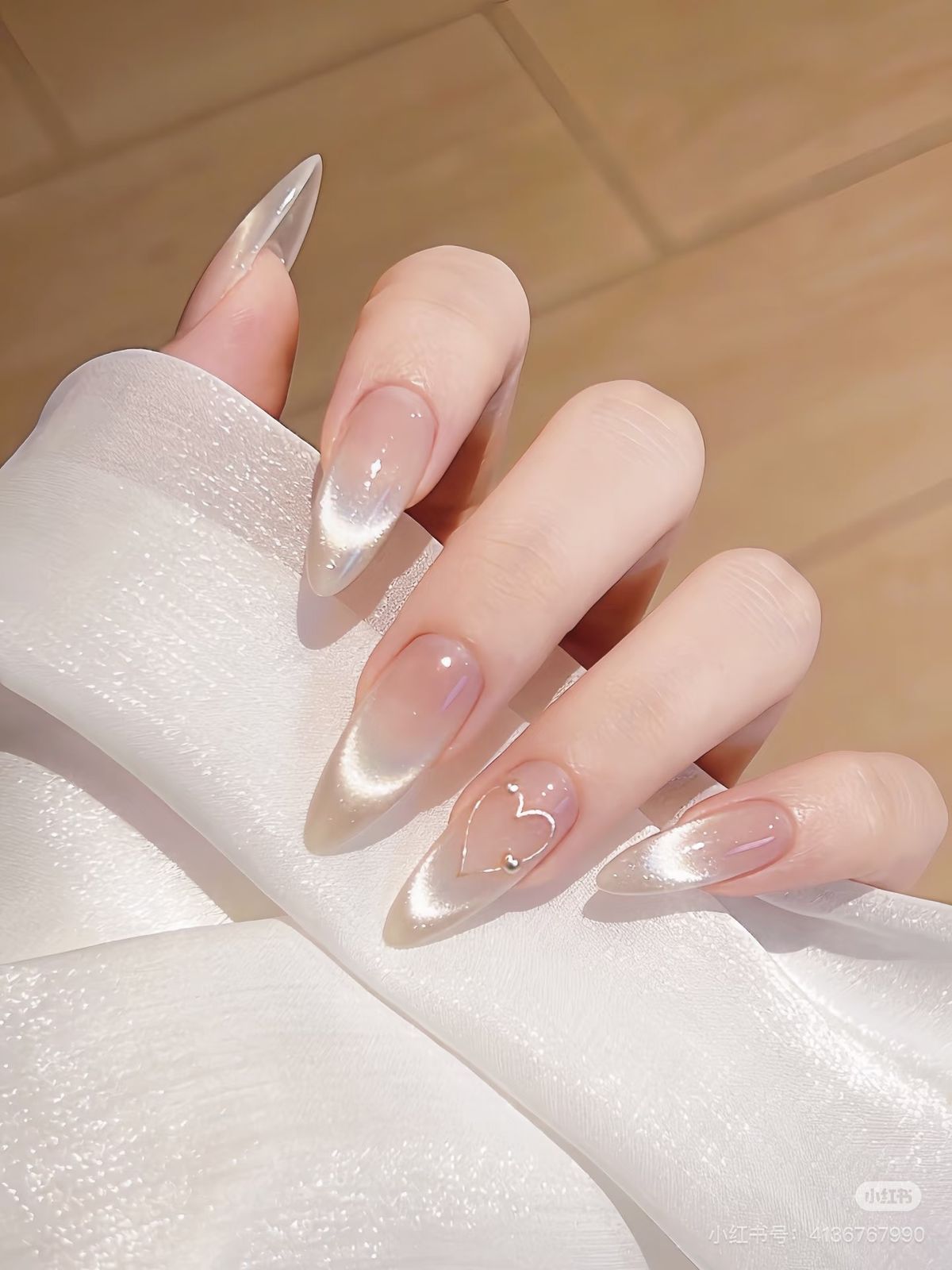 Helles French Nageldesign